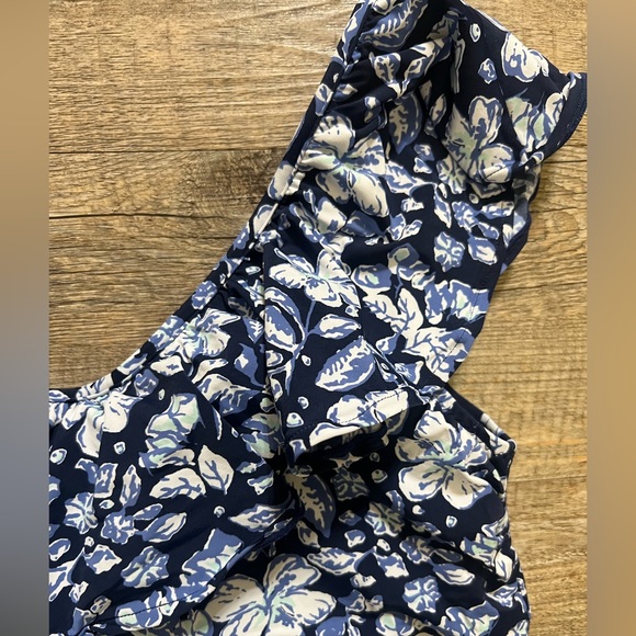 Vineyard vines one shoulder blue floral swimsuit - Picture 6 of 11